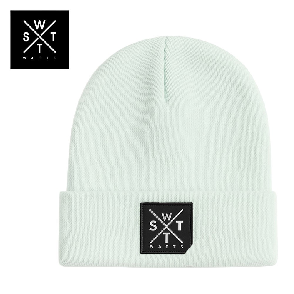 Bonnet de ski homme/femme vert clair en  laine mérinos en déstockage - image modifiée par l'IA