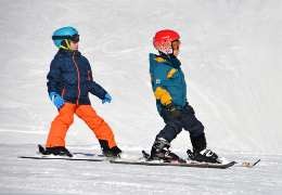 Comment bien habiller son enfant au ski